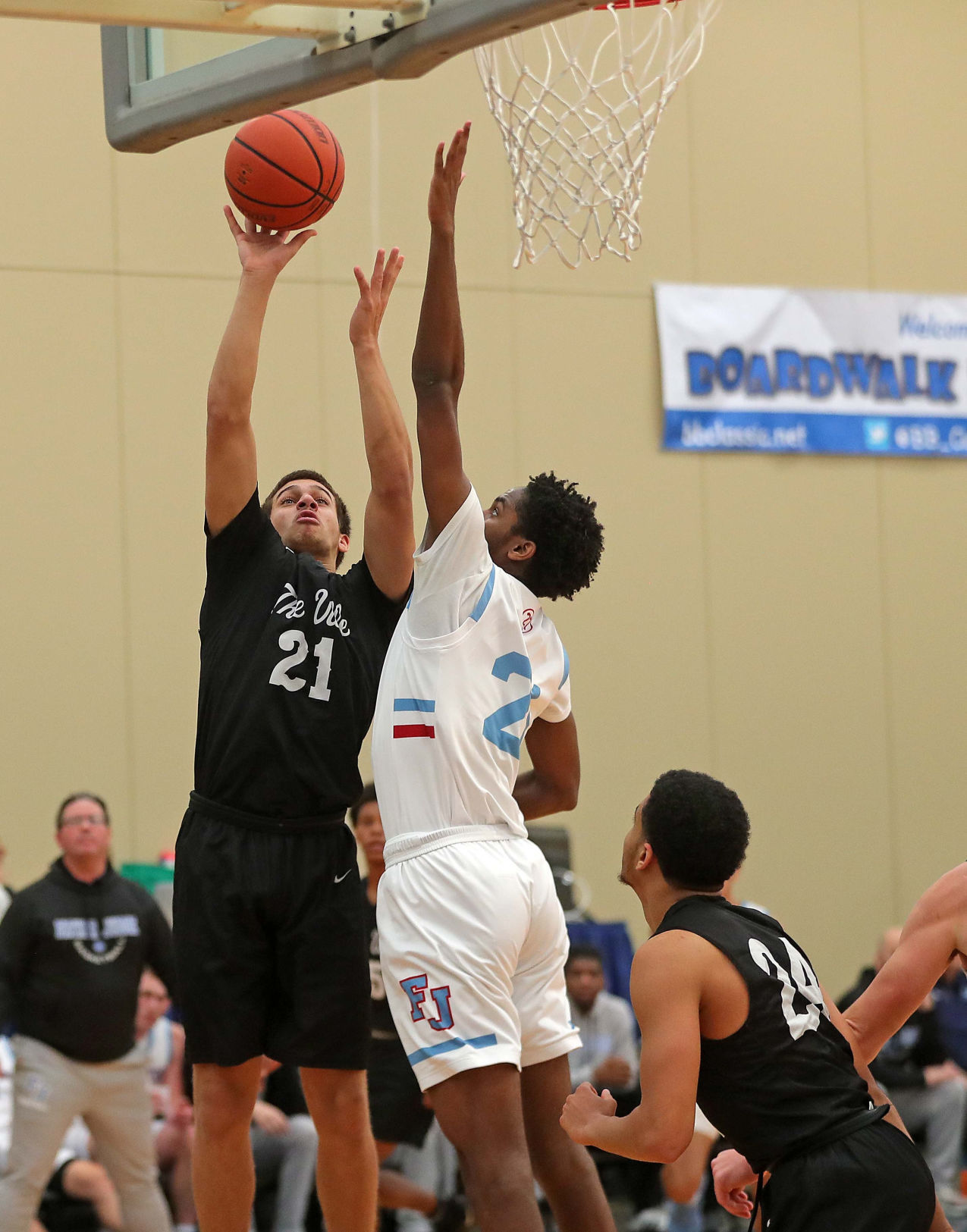 Pleasantville vs Father Judge in a Boardwalk Basketball Classic